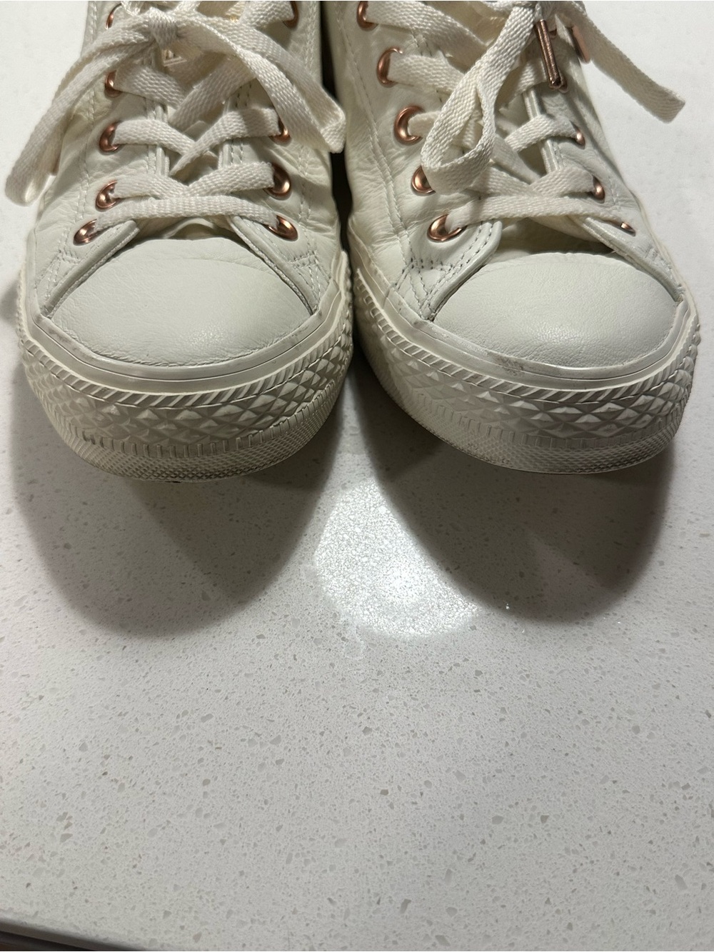 Converse Star Low-Top Sneakers Off White with Rose Gold Eyelets Women’s Size 9